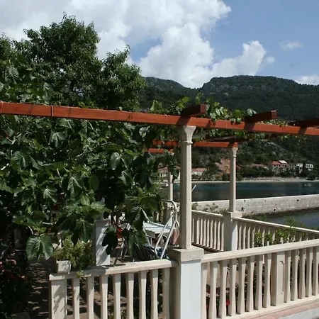 Double 4566b 3* Trstenik (Dubrovnik-Neretva)